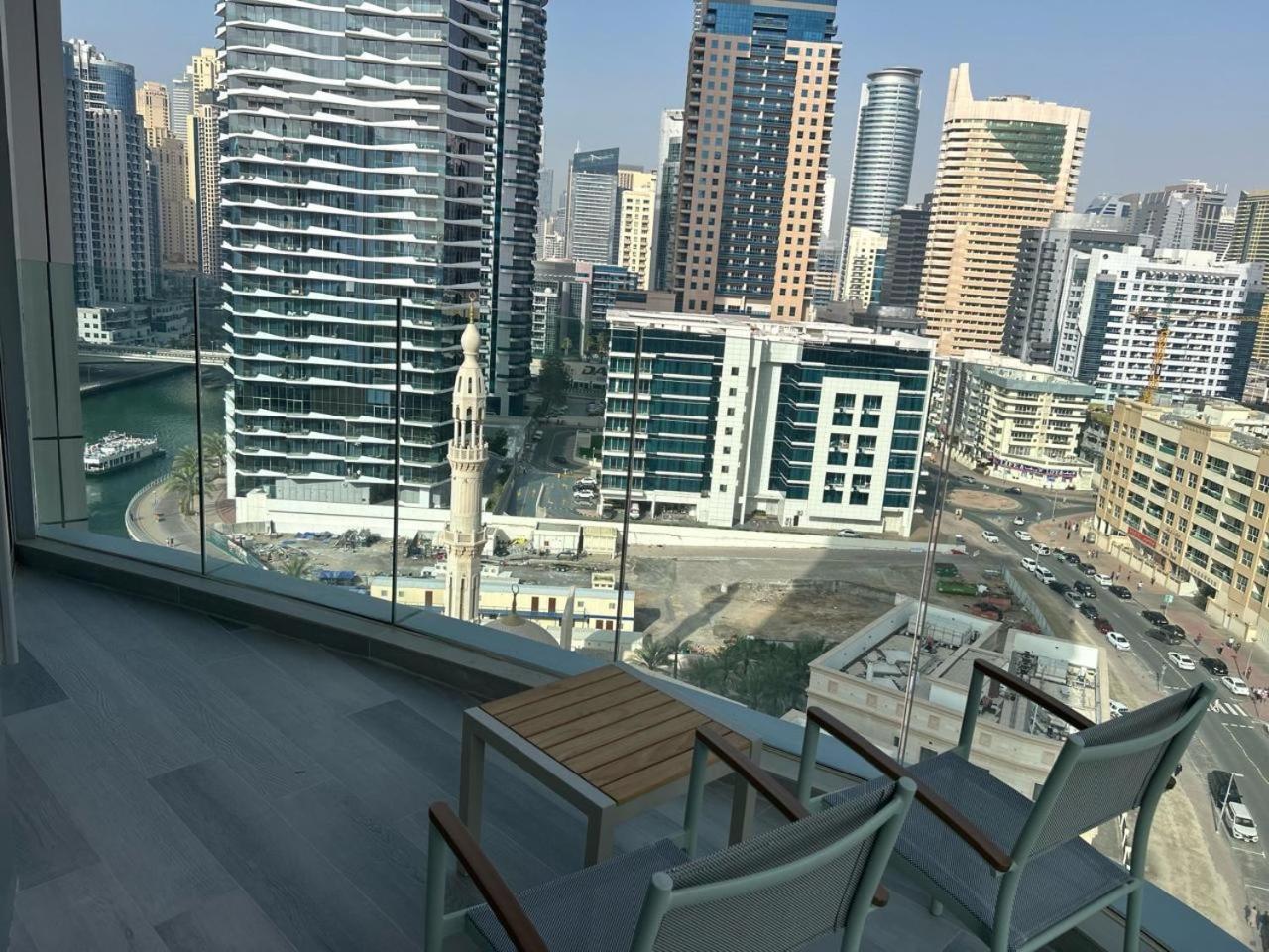 Dubai Marina Walk Gem Modern Apartments With Pool & Gym Access, Steps To Beach & Metro Managed By Sunnyhomes Bilik gambar